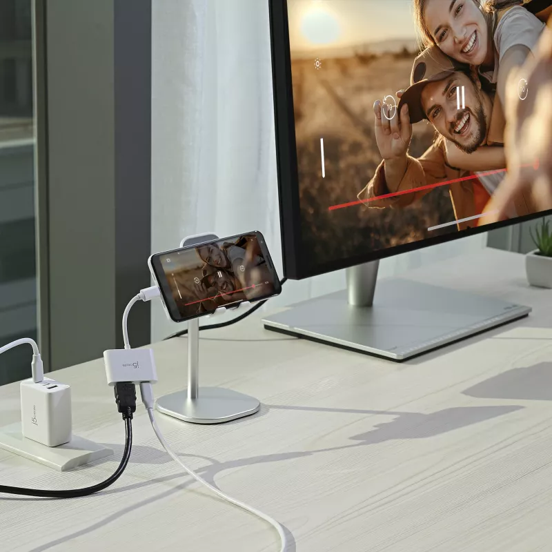 j5create JCA152 Adapter USB-C® na 4K HDMI™ z dostarczaniem mocy, czarny