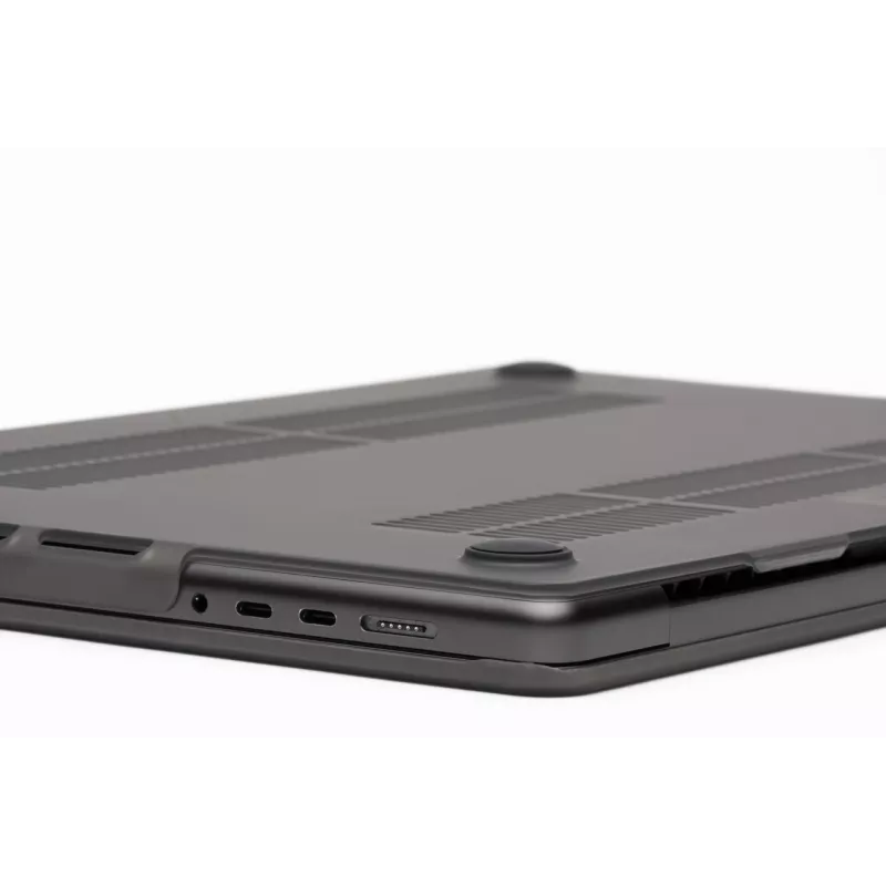 Etui ochronne Zagg Hardshell do MacBooka Pro 13 M2/M1 (20) — wykończenie Smoke, osłona ochronna