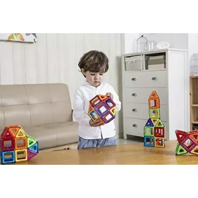 Magformers Magnetic Blocks Basic 30 pcs. set by MAGFORMERS — 30-elementowy magnetyczny zestaw konstrukcyjny