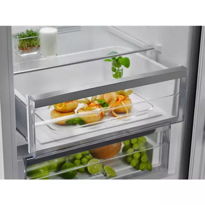 Electrolux LNT7ME36K2 chłodziarko-zamrażarka, 367 l (chłodziarka 266 l, zamrażarka 101 l), zamrażarka na dole, No Frost, klasa energetyczna E, czarna