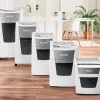 Niszczarka do papieru LEITZ IQ Autofeed Small Office50 P4 — mikropocięcie 4x28 mm, automatyczne podawanie 50 arkuszy, szerokość wejścia 22 cm, kosz 20 L