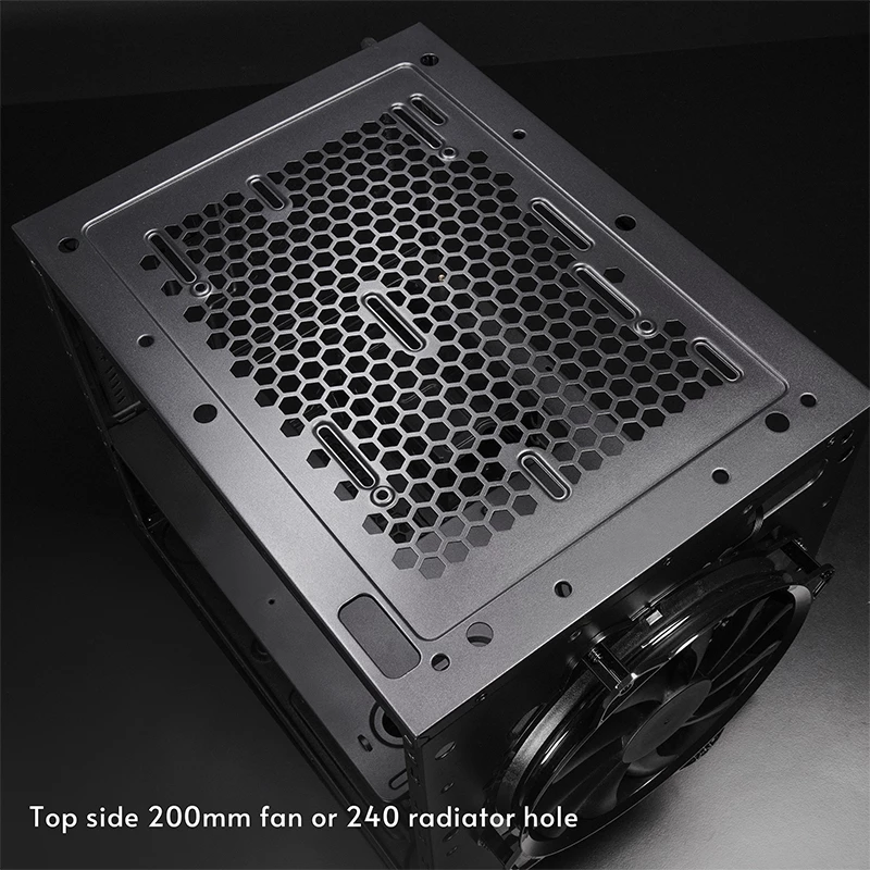 Obudowa komputerowa CHIEFTEC CI-03B-OP Cube Czarna — format Cube, obsługuje Micro ATX/Mini-ITX, 2x3,5 cala + 2x2,5 cala, 1x200 mm wentylator przedni