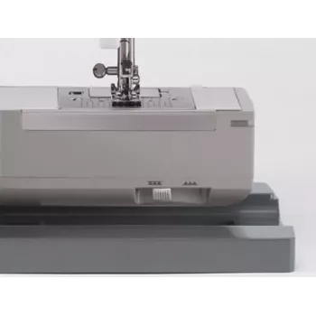 Automatyczna maszyna do szycia SINGER Heavy Duty 4432 — 32 wzory ściegów, 1100 obr./min, szerokość ściegu 6 mm, wolne ramię, 120 V