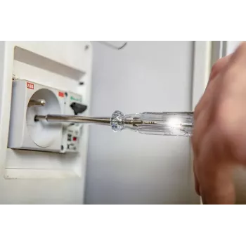 Zestaw szczypiec i śrubokrętów TOP-01-235 1000V, 7 szt., izolowane narzędzia ręczne