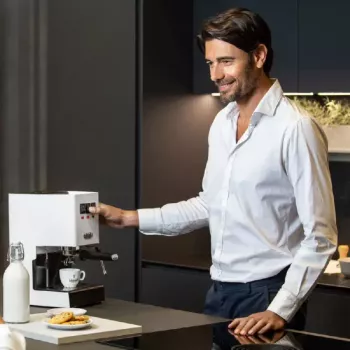 Gaggia Classic E24 Manual Espresso machine 2.1 L
