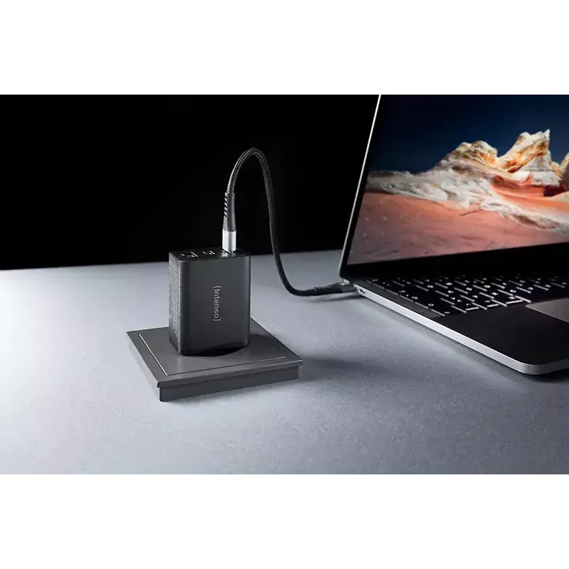 Zasilacz Intenso W65ACC porty USB-A i USB-C czarny