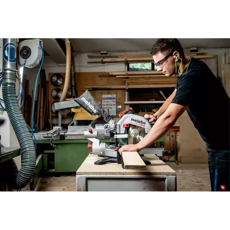 Piła Metabo KGS 18 LTX BL 254