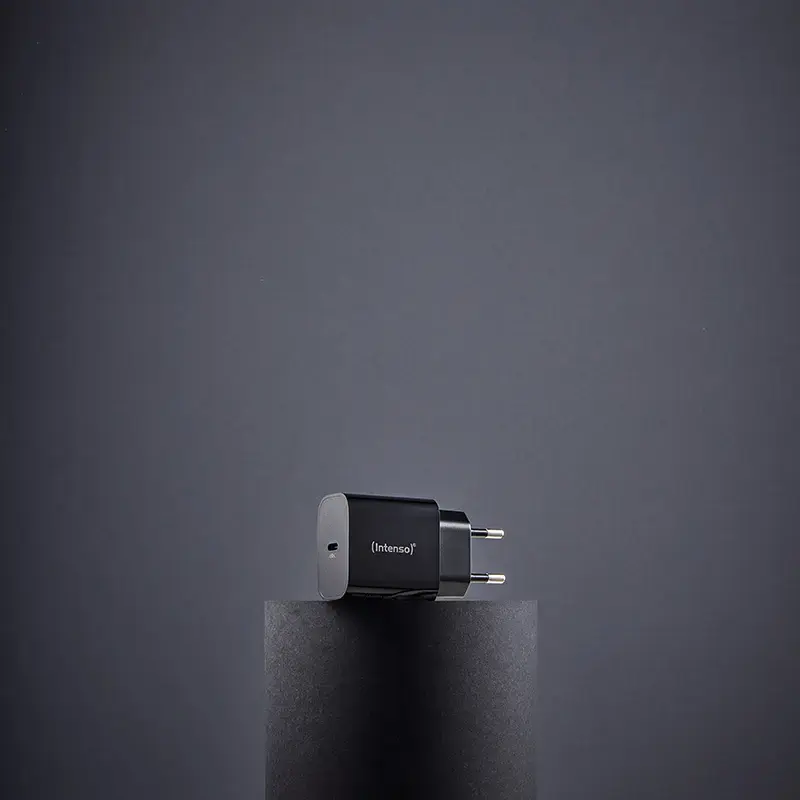 Zasilacz Intenso W20C 20W USB-C Czarny