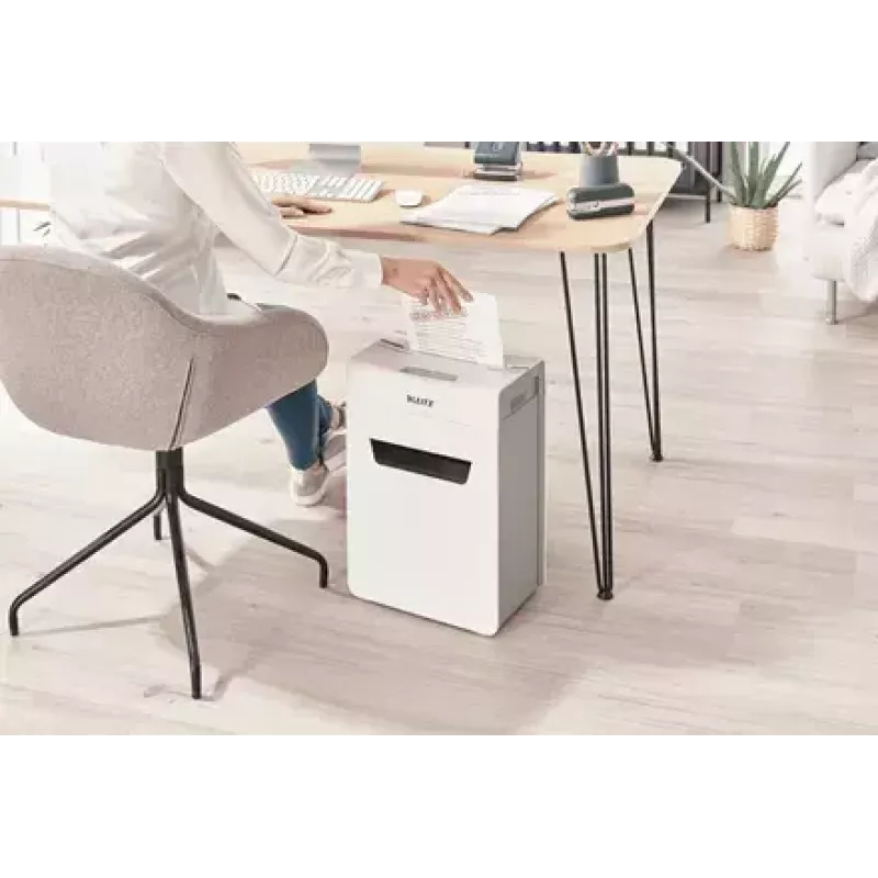 Niszczarka LEITZ IQ Protect Premium 6M P5 — Mikrocięcie, 18 L, sterowanie dotykowe, 351×204×355 mm