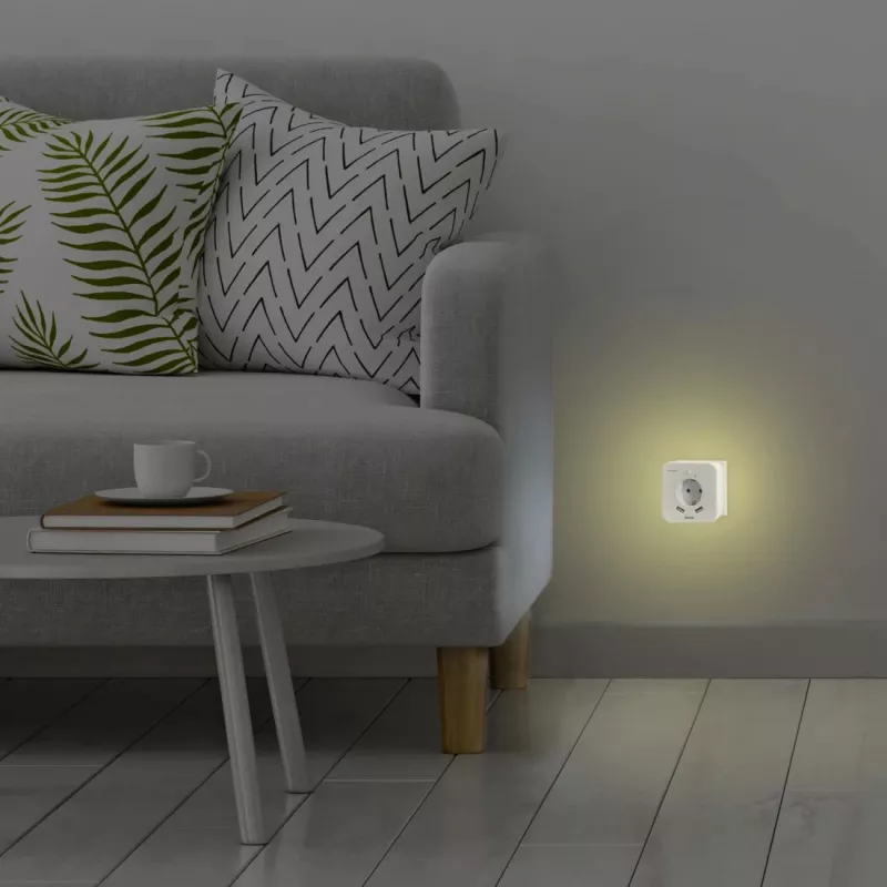 Lampka nocna do gniazdka Hama 00223507 ciepła biel LED 3000K