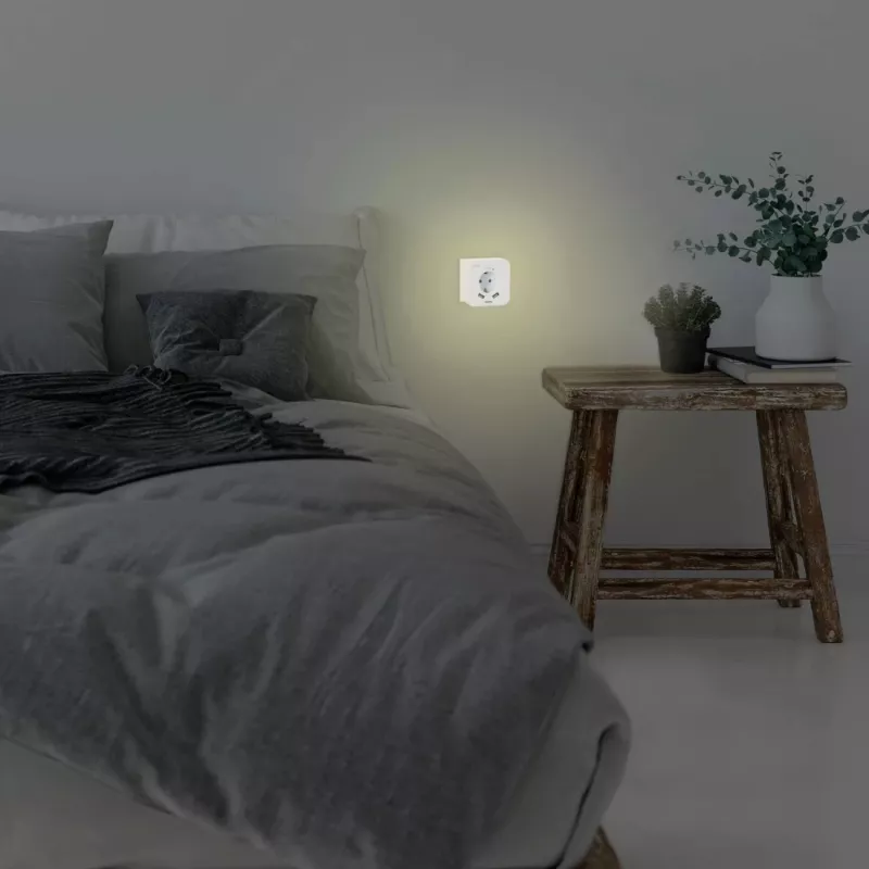 Lampka nocna do gniazdka Hama 00223507 ciepła biel LED 3000K