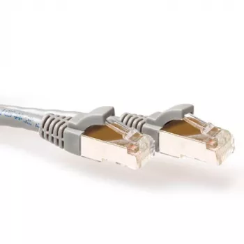 ACT szary 0,5 metra kabel krosowy SFTP CAT6A z zabezpieczeniem przed zaczepianiem i złączami RJ45