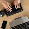 Ergonomiczna klawiatura R-Go Tools R-Go Compact Break, kompaktowa klawiatura z oprogramowaniem przypominającym o przerwach, QWERTY (IT), Bluetooth, czarna