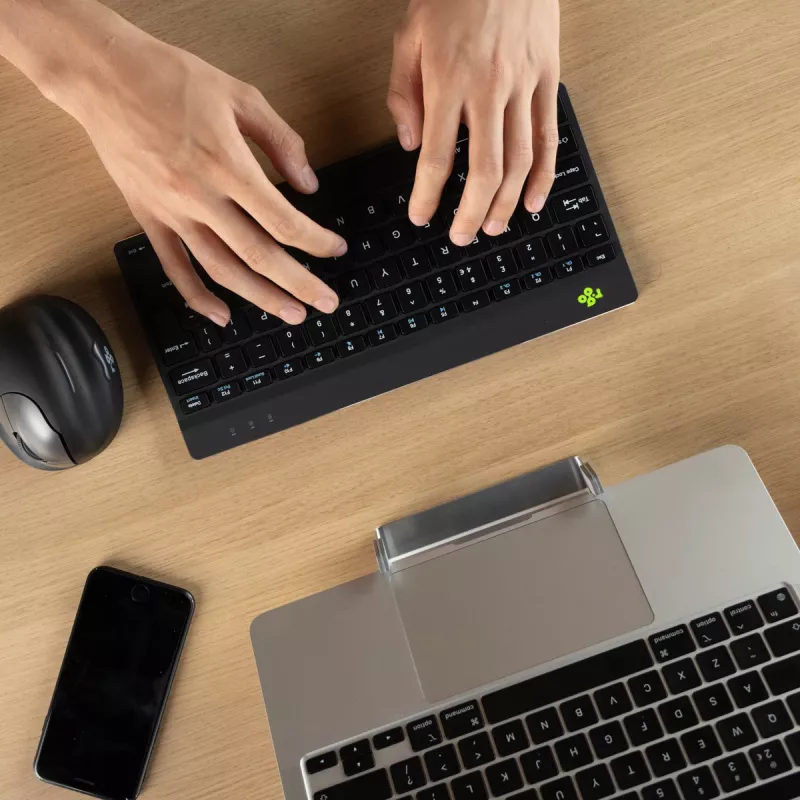 Ergonomiczna klawiatura R-Go Tools R-Go Compact Break, kompaktowa klawiatura z oprogramowaniem przypominającym o przerwach, QWERTY (IT), Bluetooth, czarna