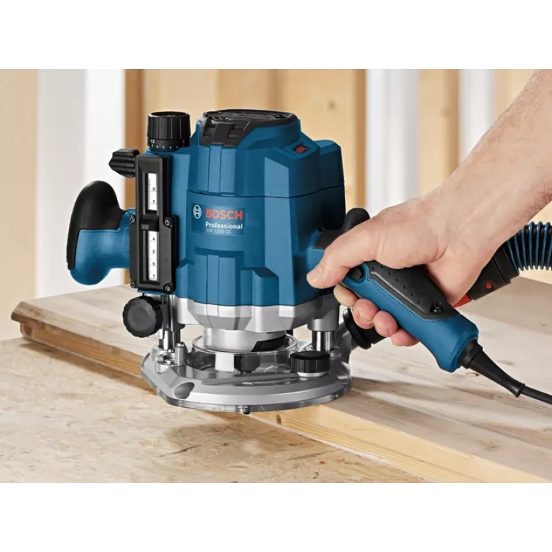 Bosch GOF 1250 CE Czarny, Niebieski 24000 RPM 1250 W