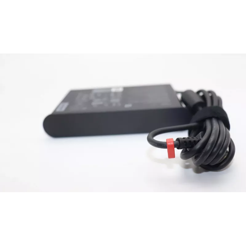 Lenovo 5A11K67847 zasilacz/inwerter Wewnętrzny 135 W Czarny