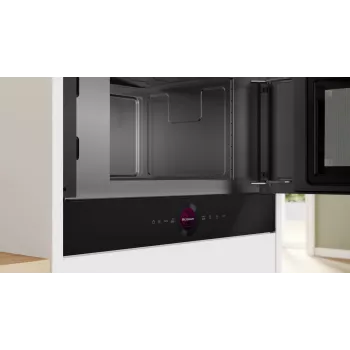 Bosch Serie 8 BFR7221B1 kuchenka mikrofalowa Czarny Kuchenka mikrofalowa wolnostojąca Do zabudowy 21 L 900 W