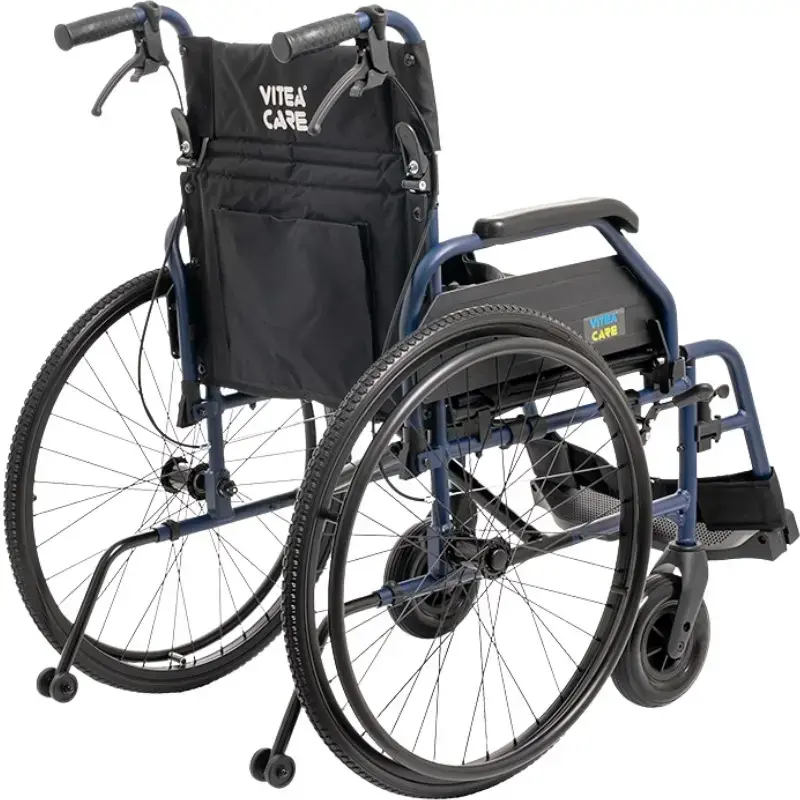 Lekki wózek inwalidzki ze stopu aluminium MDH NAVY1 — rama aluminiowa, siedzisko 46×42 cm, maks. waga użytkownika 120 kg, składany, 14,7 kg