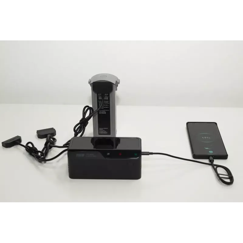 Ładowarka Autel multi-charger do serii EVO Max model 102002545 — 3 akumulatory, USB-C, moc ładowania 120 W, wejście 100–240 V