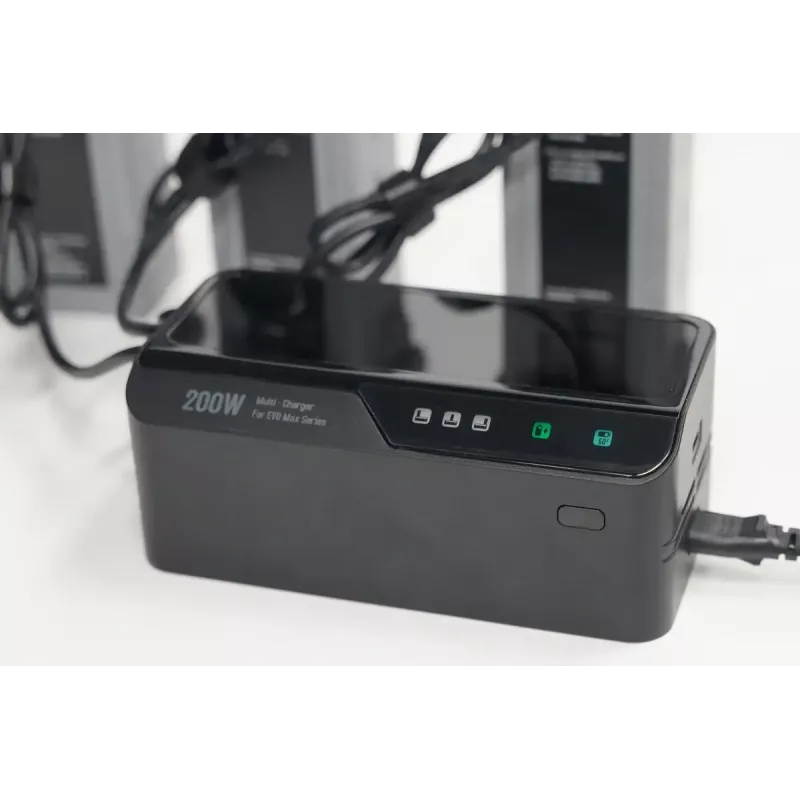 Ładowarka Autel multi-charger do serii EVO Max model 102002545 — 3 akumulatory, USB-C, moc ładowania 120 W, wejście 100–240 V