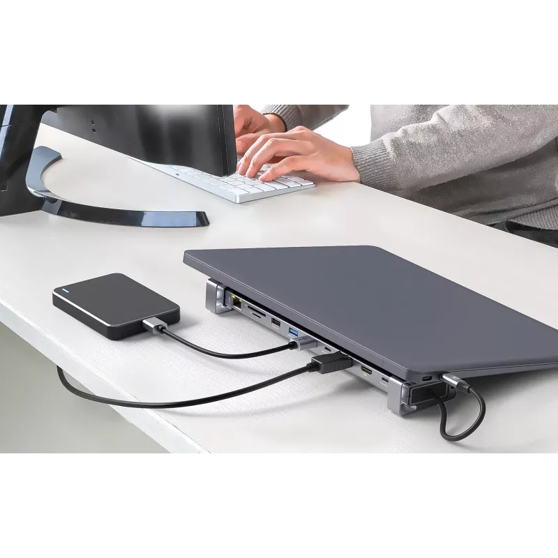 Manhattan Stacja dokująca/hub USB-C z czytnikiem kart i MST, porty (x7): Ethernet, HDMI (x2 4k@60Hz), USB-A (x3) i USB-C, z Power Delivery (PD) 100W - wymaga zewnętrznej ładowarki USB-C (nie dołączonej). Zasilana przez USB (nie wymaga zewnętrznego zasilacza), gdy PD nie jest używane