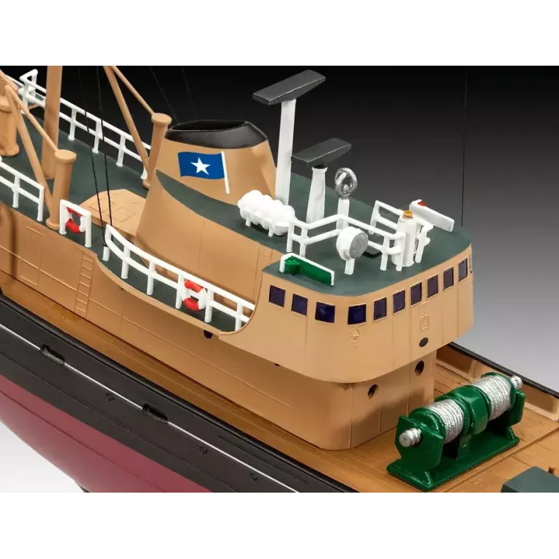 Model statku rybackiego Revell North Sea Trawler