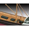 Model statku rybackiego Revell North Sea Trawler