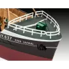 Model statku rybackiego Revell North Sea Trawler