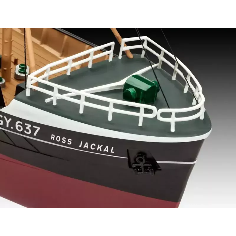 Model statku rybackiego Revell North Sea Trawler