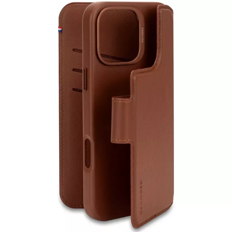 Etui-portfel Decoded iPhone 16 Pro Max brązowy 3 kieszenie na karty