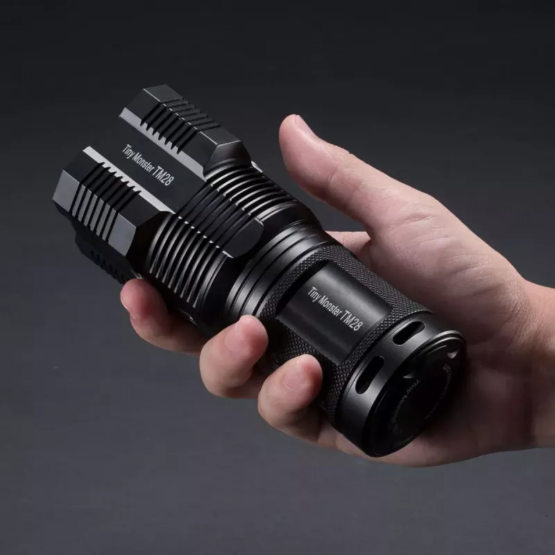 Latarka ręczna Nitecore TM28, LED 4×, maks. 6000 lm, Li‑Ion, czarna, długość 142 mm, waga 414 g