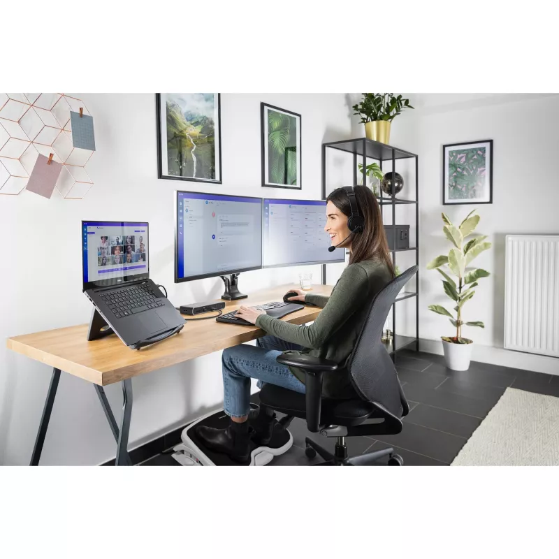 Podnóżek Kensington SoleMate Comfort z systemem SmartFit, czarny, szary, 0–20°, 117 mm, 546 mm, 355 mm, 8,9 cm