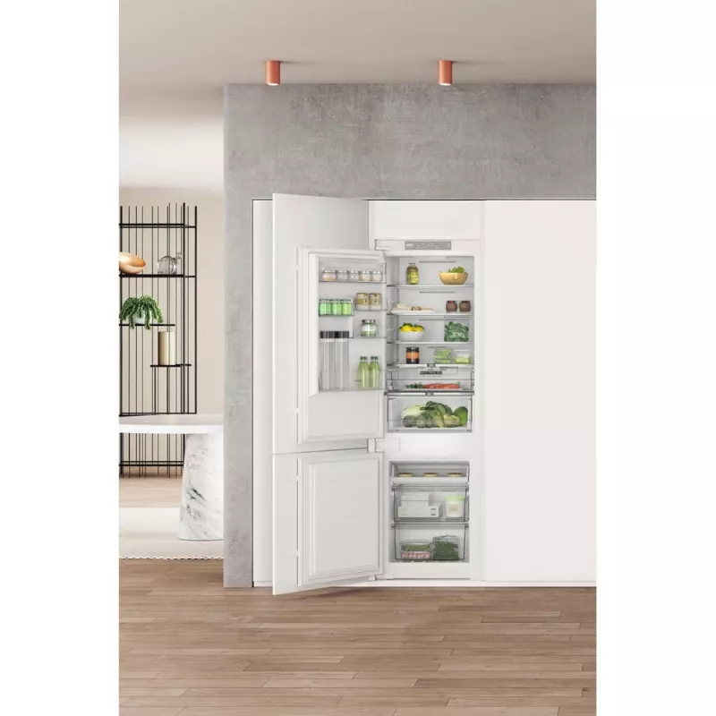 Whirlpool WHC18 T322 do zabudowy 250 L