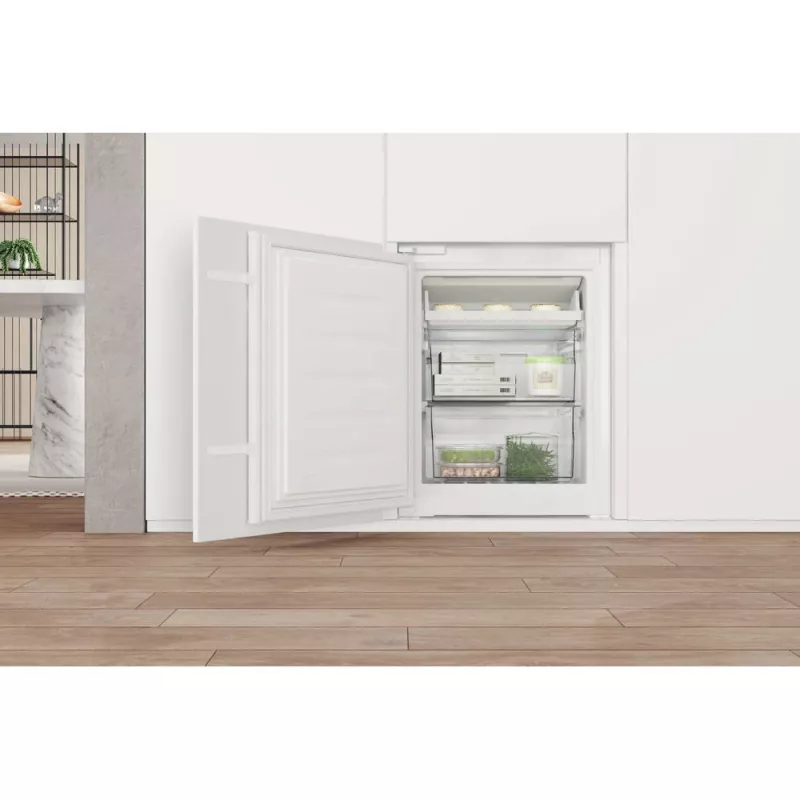 Whirlpool WHC18 T322 do zabudowy 250 L