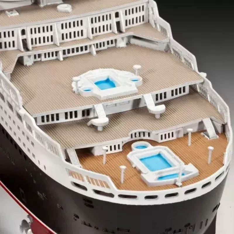 Model statku pasażerskiego REVELL Queen Mary 2 zestaw do montażu, skala 1:700