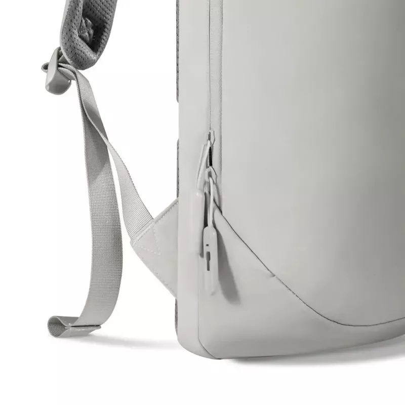 Plecak XDDESIGN Air P706.3219 — Szary, 15 L, komora na laptopa do 15,6 cala, zamek główny zamykany na klucz