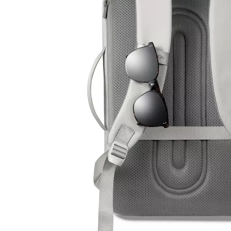 Plecak XDDESIGN Air P706.3219 — Szary, 15 L, komora na laptopa do 15,6 cala, zamek główny zamykany na klucz