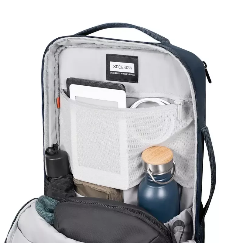Plecak XDDESIGN Air Backpack NAVY P706.3225 — 15 L, mieści do 15,6 cala (39,6 cm), suwak główny z możliwością zablokowania