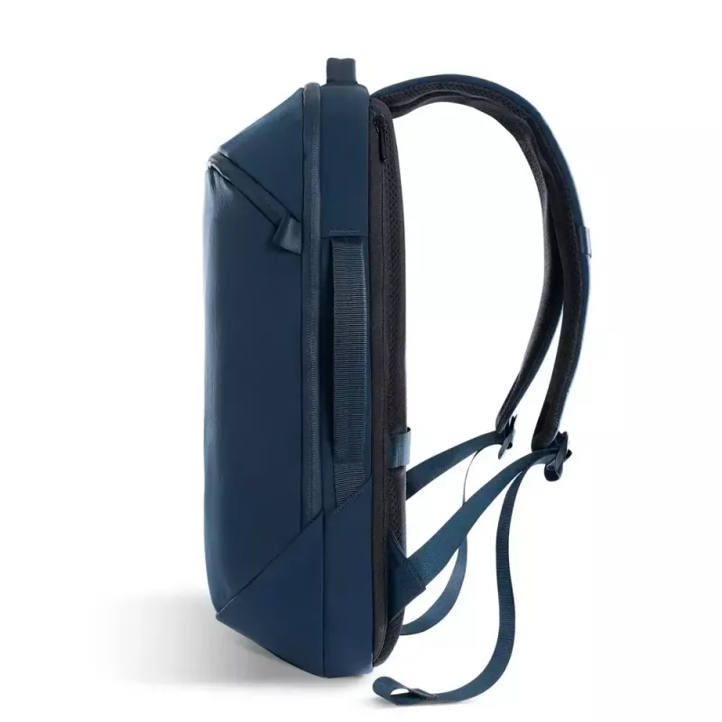 Plecak XDDESIGN Air Backpack NAVY P706.3225 — 15 L, mieści do 15,6 cala (39,6 cm), suwak główny z możliwością zablokowania
