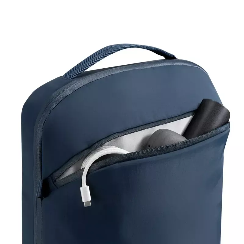 Plecak XDDESIGN Air Backpack NAVY P706.3225 — 15 L, mieści do 15,6 cala (39,6 cm), suwak główny z możliwością zablokowania