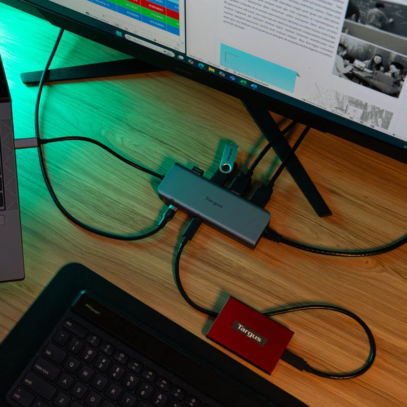Targus Dual Video Mobile Dock z zasilaniem przejściowym EPR 140 W, przewodowa, USB 3.2 Gen 2 (3.1 Gen 2) Type-C, 140 W, 1000 Mbit/s, szara, 10 Gbit/s