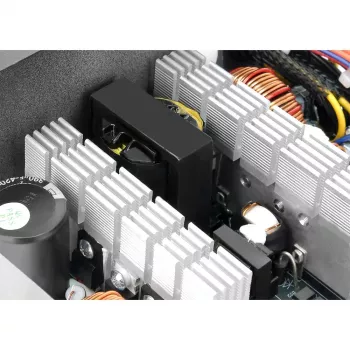 Zasilacz Thermaltake TR2 S 650W — ATX, 20+4 pin, 80 PLUS, wentylator 120 mm, czarny