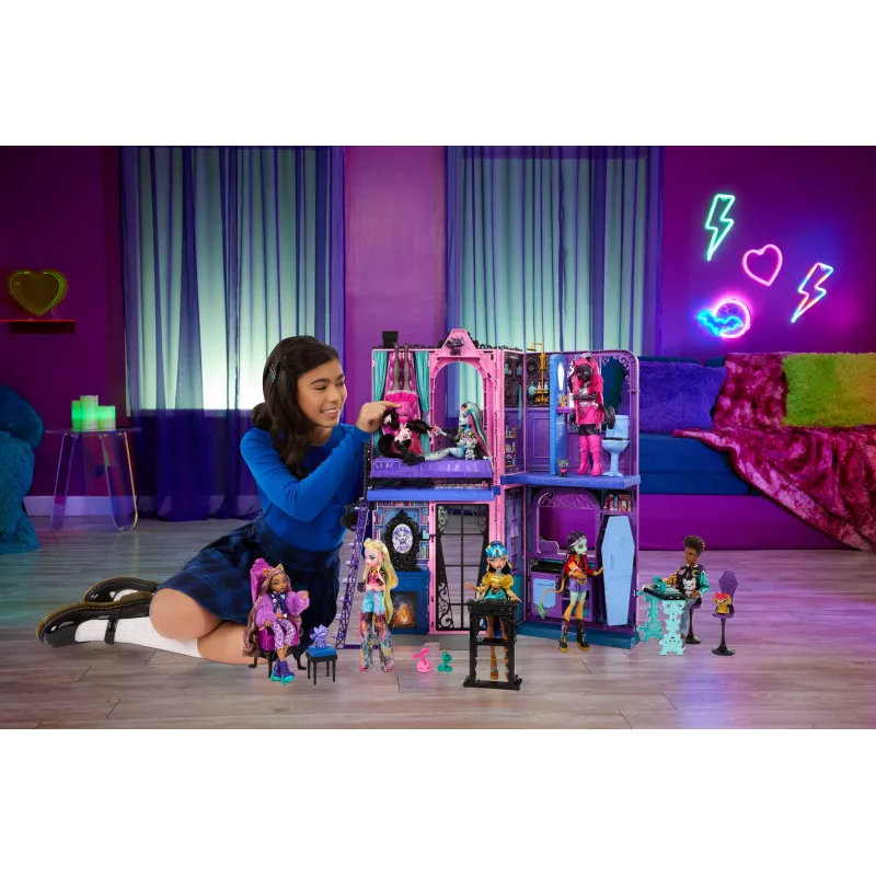 Monster High Boo-tique Hotel Domek dla lalek z upiornymi niespodziankami w każdym pokoju i ponad 13 akcesoriami