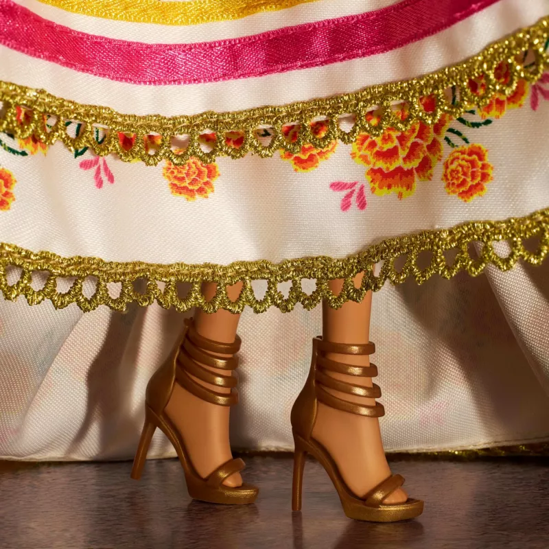 Barbie Signature Día De Muertos 2025 Lalka kolekcjonerska w kremowej sukni z falbanami