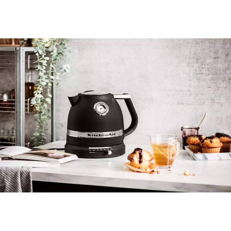 KitchenAid 5KEK1522EBK czajnik elektryczny 1.5 L 2400 W Czarny