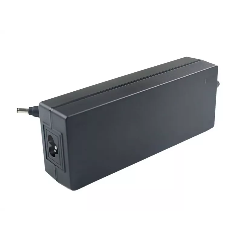 CoreParts MBXAC-AC0016 zasilacz sieciowy / przetwornica Do wewnątrz 120 W Czarny