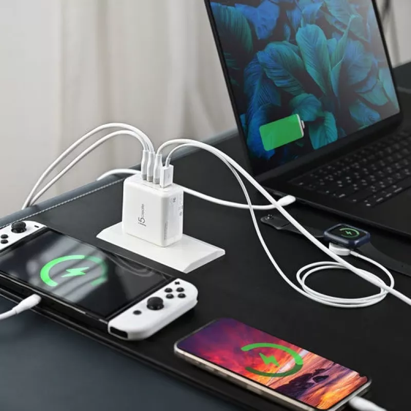 j5 create 70W GaN USB-C 4-Port Charger — wewnętrzny zasilacz sieciowy, uniwersalna kompatybilność, biały