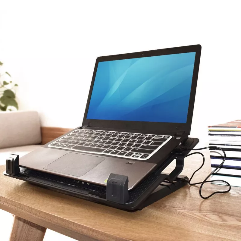 Podstawka pod laptop ACT z wentylatorem, 5-stopniowa regulacja wysokości, hub z 2 portami