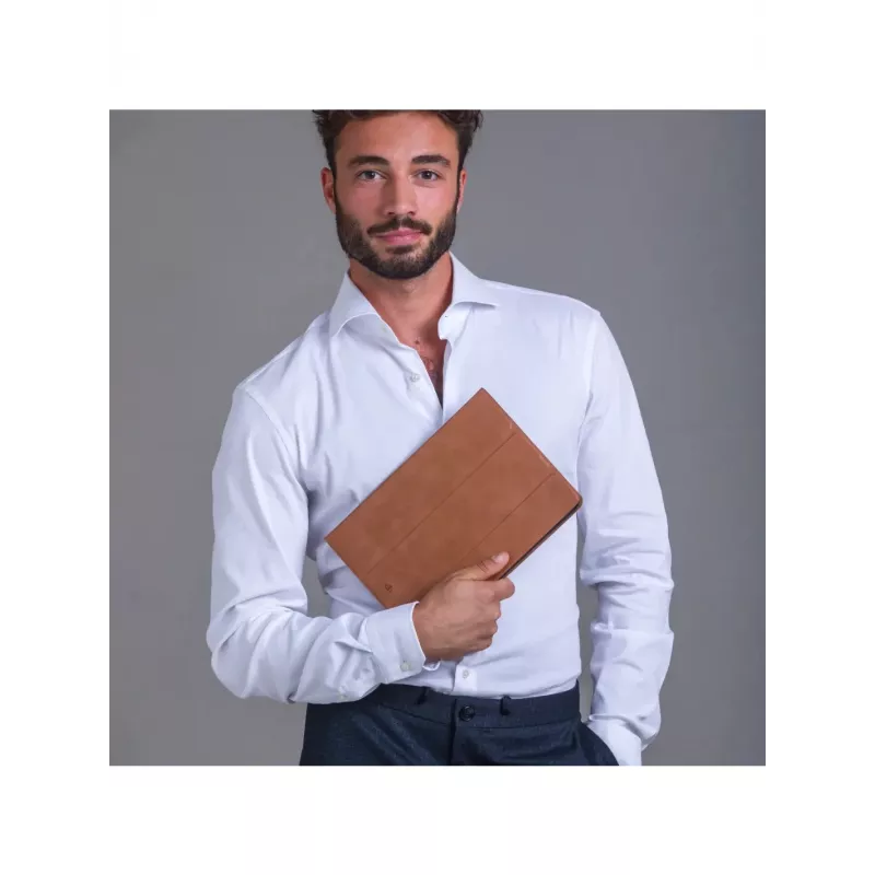 Etui folio d bramante do iPada Pro 11 cali (M5 2025 / M4 2024) — skóra pełnoziarnista, tryb podstawki