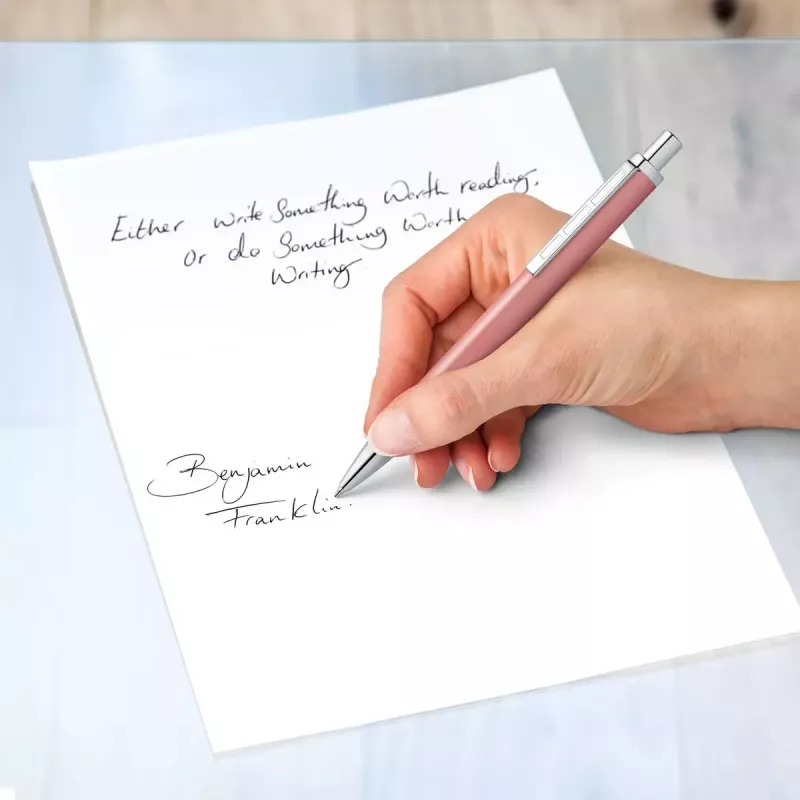 Zaczepiany wysuwany długopis kulkowy Staedtler 444 niebieski